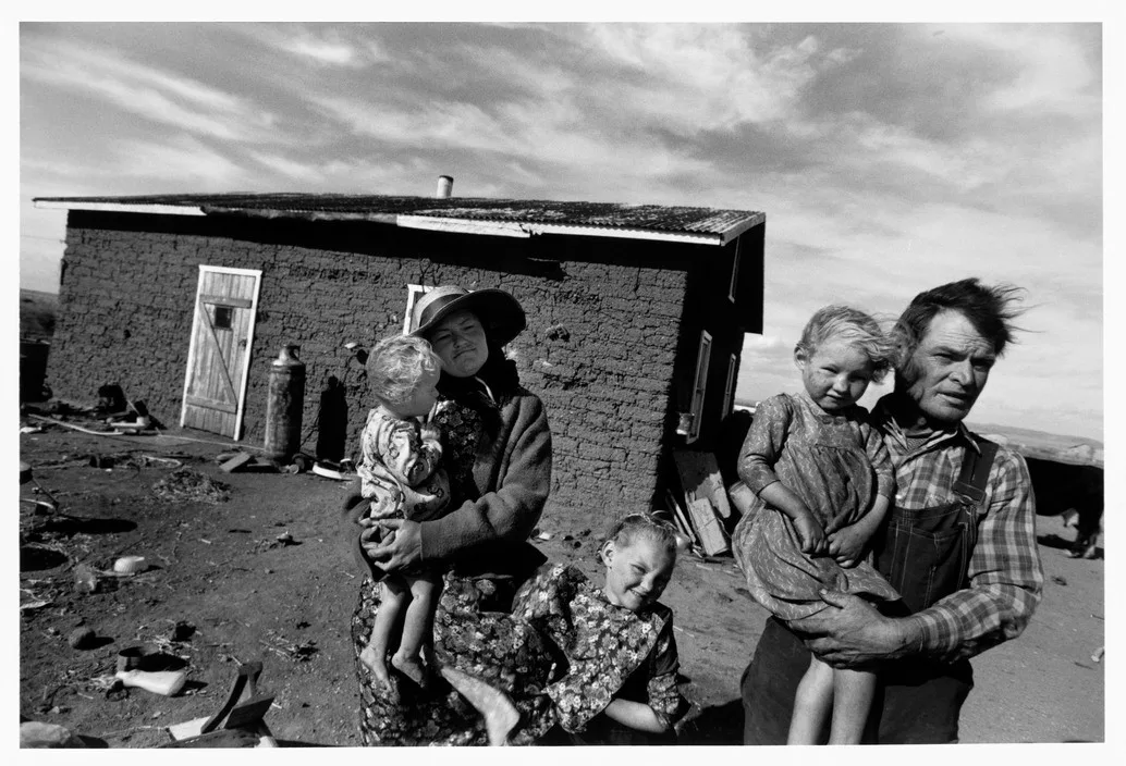 The Mennonites (Signed) - immagine 3